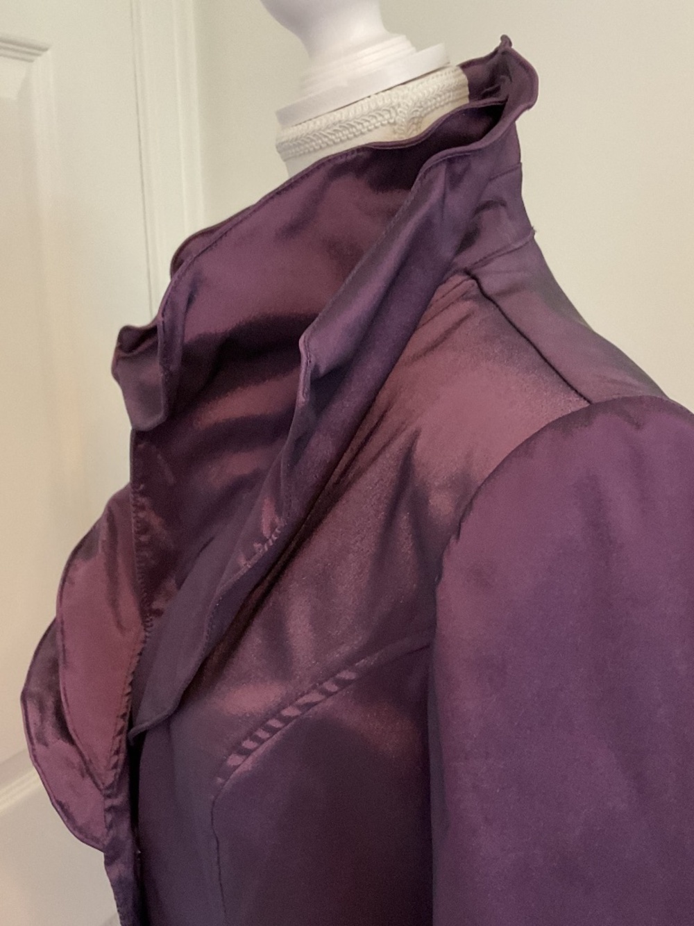 💐NWT💐 Joseph Ribkoff Purple Ruffled Wired Collar Jacket - size 8 - Picture 8 of 11